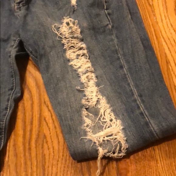 Miley Cyrus Super Ripped Jean - Picture 3 of 3